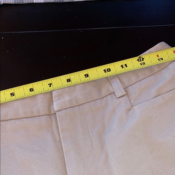 Woman’s Express Stretch Kahki Shorts Sz 4 - Picture 8 of 8